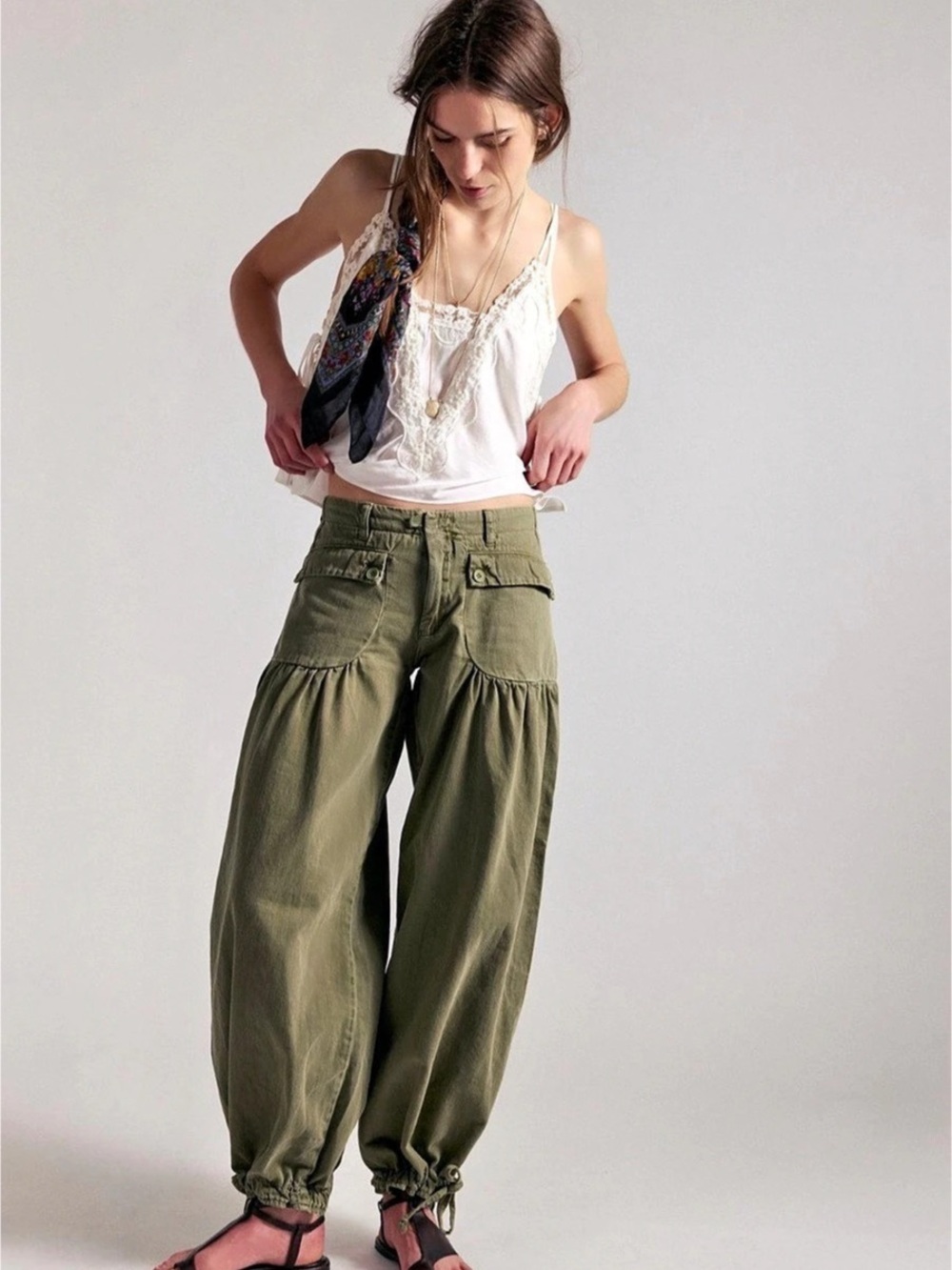 We The Free Lotus Balloon Jeans in Green Waist 28 Like New